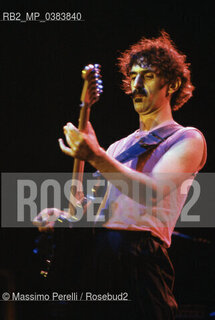 Frank Zappa, chitarrista, compositore, direttore, musica rock, ritratto 1983, Roma, Italia / Frank Zappa, guitarist, composer, director, rock music, potrait 1983, Rome, Italy. ©Massimo Perelli/Rosebud2