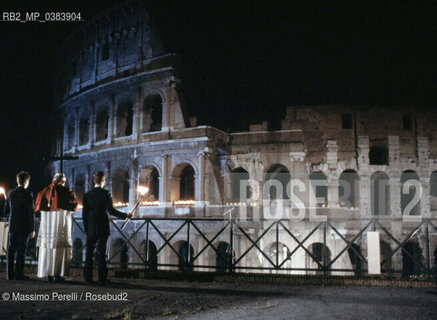 Papa Giovanni Paolo II (Karol Wojtyla), via Crucis Colosseo, religione, ritratto 1989, Roma, Italia / Papa Giovanni Paolo II (Karol Wojtyla), Via Crucis Colosseum, religion, potrait 1989, Rome, Italy. ©Massimo Perelli/Rosebud2