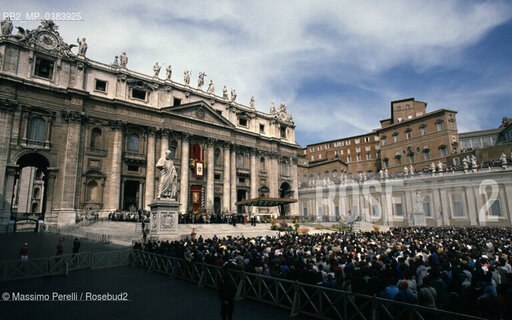 Papa Giovanni Paolo II (Karol Wojtyla), Basilica S.Pietro, S.Messa, religione, ritratto 1992, Vaticano, Roma, Italia / Papa Giovanni Paolo II (Karol Wojtyla), Basilica S.Pietro, S.Messa, religion, potrait 1992, Vaticano, Rome, Italy. ©Massimo Perelli/Rosebud2