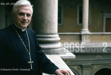 Card. Joseph Ratzinger, Prefetto della Congregazione per la dottrina della fede, in palazzo S.Uffizio, ritratto 1994, Vaticano, Italia / Card. Joseph Ratzinger, Prefect of the Congregation for the doctrine of the faith, in palazzo S.Uffizio, potrait 1994, Vatican, Italy. ©Massimo Perelli/Rosebud2