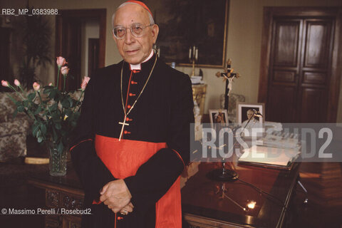 Card. Agostino Casaroli, nel suo studio privato, Segretario di Stato Vaticano, creatore Ostpolitik per caduta comunismo in est Europa, ritratto 1991, Vaticano, Italia / Card. Agostino Casaroli, in his private studio, Secretary of Vatican State, creator Ostpolitik by falling communism in est Europe, potrait 1991, Vatican, Italy. ©Massimo Perelli/Rosebud2