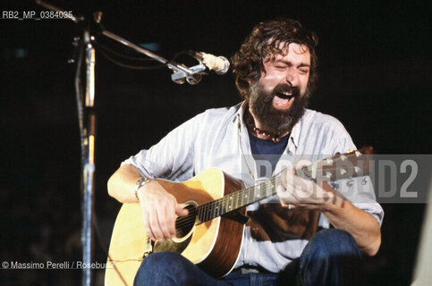 Francesco Guccini, cantautore, ritratto 1985, Roma, Italia / Francesco Guccini, songwriter, potrait 1985, Rome, Italy. ©Massimo Perelli/Rosebud2