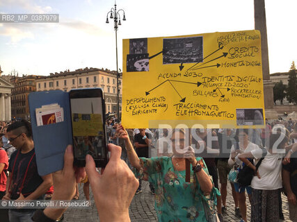 Manifestazione No Vax, Roma, Italia, 04/09/2021 / Demostration No Vax, Rome, Italy, 04/09/2021. ©Massimo Perelli/Rosebud2