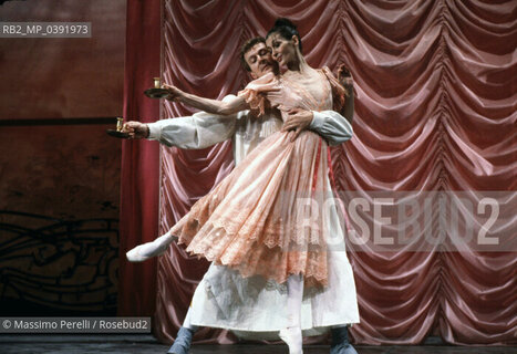 Carla Fracci, ritratto, ballerina, 1988, Roma, Italia / Carla Fracci, potrait, dancer, 1988, Rome, Italy. ©Massimo Perelli/Rosebud2