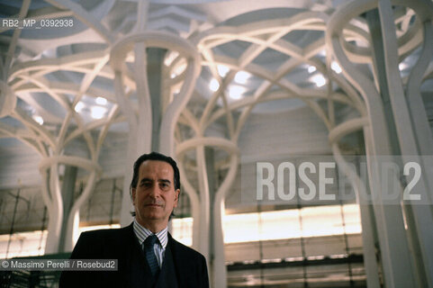 Paolo Portoghesi, architetto, in Moschea, 1992, Roma, Italia / Paolo Portoghesi, architet, in Mosque, 1992, Rome, Italy. ©Massimo Perelli/Rosebud2