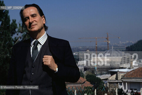 Paolo Portoghesi, architetto, in Moschea, 1992, Roma, Italia / Paolo Portoghesi, architet, in Mosque, 1992, Rome, Italy. ©Massimo Perelli/Rosebud2