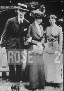 Turin (Italy), c. 1915: Edoardo Agnelli (died in a plane crash in 1935 and father of Italian industrialist Gianni Agnelli) with his mother, Clara Boselli Agnelli, and his sister Tina (Aniceta) / Torino (Italia), 1915 c.: Edoardo Agnelli (morto in un incidente aereo nel 1935 e padre di Gianni Agnelli), con sua madre, Clara Boselli Agnelli, e sua sorella Tina (Aniceta)/Rosebud2