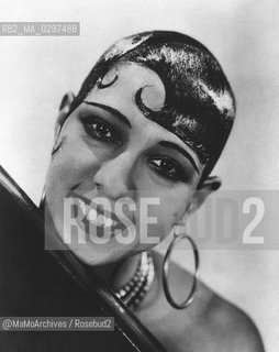 c.1920: American-French dancer and singer Joséphine Baker (1906-1975) / 1920 c.: La ballerina e cantante americana, naturalizzata francese, Joséphine Baker - Reproduced by MaMoArchives/Rosebud2