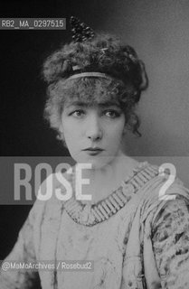 1884: French actress Sarah Bernhardt (1844-1923) in Fedora by Victorien Sardou / 1884: Lattrice francese Sarah Bernhardt (1844-1923) in Fedora di Victorien Sardou - Reproduced by MaMoArchives/Rosebud2