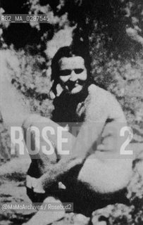 Berchtesgaden, Germany, 1940: Eva Braun (1912-1945), companion of German dictator Adolf Hitler, naked on the shore of a lake / Berchtesgaden, Germania, 1940: Eva Braun, compagna del dittatore tedesco Adolf Hitler, nuda sulla riva di un lago - Reproduced by MaMoArchives/Rosebud2