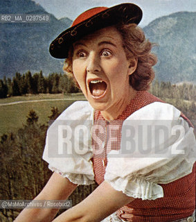 1935 c.: Eva Braun (1912-1945), companion of German dictator Adolf Hitler (frame of a 16 mm. film shooted by him at Berghof, his Bavarian residence) / 1935 c.: Eva Braun (1912-1945), compagna del dittatore tedesco Adolf Hitler (frame di un film 16 mm. girato da lui al Berghof, la sua residenza in Baviera) - Reproduced by MaMoArchives/Rosebud2