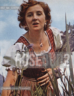 1935 c.: Eva Braun (1912-1945), companion of German dictator Adolf Hitler (frame of a 16 mm. film shooted by him at Berghof, his Bavarian residence) / 1935 c.: Eva Braun (1912-1945), compagna del dittatore tedesco Adolf Hitler (frame di un film 16 mm. girato da lui al Berghof, la sua residenza in Baviera) - Reproduced by MaMoArchives/Rosebud2