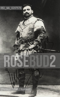 c.1900: Italian operatic tenor Enrico Caruso (1873-1921) as Vasco de Gama in LAfricaine  (The African Woman), by Giacomo Meyerbeer / 1900 c.: Il tenore Enrico Caruso (1873-1921)  nel ruolo di Vasco de Gama nellopera LAfricaine (LAfricana) di Giacomo Meyerbeer - Reproduced by MaMoArchives/Rosebud2