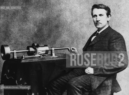 American inventor and businessman Thomas Edison (1847-1931) as a young man near a telegraph. His advanced work was an outgrowth of his early career as a telegraph operator / Linventore e imprenditore americano Thomas Edison vicino a un telegrafo. Nel 1860 divenne telegrafista e alcune delle sue prime invenzioni sono legate a questo sistema di comunicazione, come un nuovo tipo di tasto rapido - Reproduced by MaMoArchives/Rosebud2