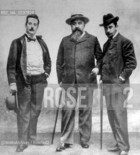 Italian music composer Giacomo Puccini (1858-1924) with librettists Giuseppe Giacosa and Luigi Illica, authors of the libretto of his opera Tosca / Il compositore Giacomo Puccini (1858-1924) con i librettisti Giuseppe Giacosa e Luigi Illica, autori del libretto della sua opera Tosca - Reproduced by MaMoarchives/Rosebud2
