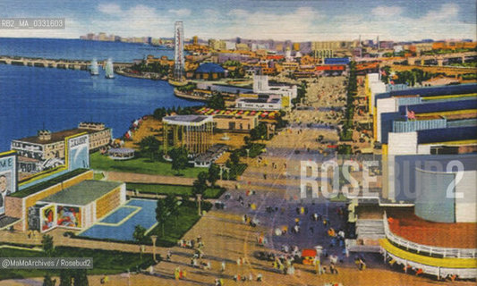 Chicago Expo 1933-1934: Likeside boulevard / Esposizione universale di Chicago 1933-1934:  Il viale lungo il lago - Reproduced by MaMoArchives/Rosebud2