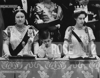 June 2, 1953. Queen Mother Elizabeth, her grandson Prince Charles and her daughter, Princess Margaret, participate in the ceremony of coronation of Queen Elizabeth II of the United Kingdom / 2 giugno 1953. La regina madre Elisabetta, suo nipote il principe Carlo e sua figlia, la principessa Margaret, partecipano alla cerimonia di incoronazione della regina Elisabetta  - Reproduced by MaMoArchives/Rosebud2