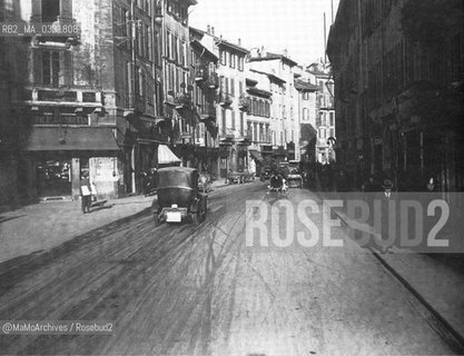 Milano, via Larga, 1920 circa. A quel tempo la circolazione era a sinistra - Reproduced by MaMoArchives/Rosebud2