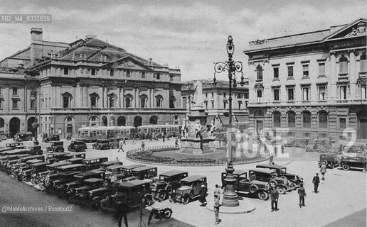 Milano, Piazza della Scala, 1930 circa - Reproduced by MaMoArchives/Rosebud2