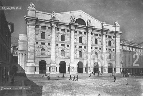 Milano, 1940 circa. Piazza affari e Palazzo della Borsa - Reproduced by MaMoArchives/Rosebud2