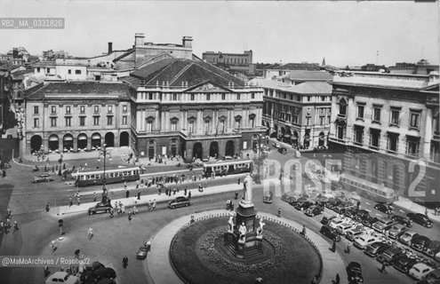 Milano, Piazza e Teatro della Scala, c. 1950 - Reproduced by maMoArchives/Rosebud2