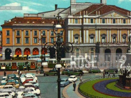 Milano, piazza della Scala, 1960 circa - Reproduced by MaMoArchives/Rosebud2