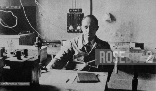 Rome, 1934. Italian physicist Enrico Fermi (1901-1954), Nobel prize for Physics in 1938 / Roma, 1934. Il fisico italiano Enrico Fermi (1901-1954), Premio Nobel per la Fisica nel 1938 - Reproduced by MaMoArchives/Rosebud2