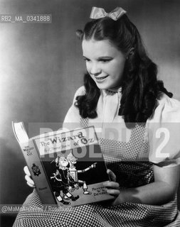 American actress Judy Garland: advertising for the movie  The Wizard of Oz (1939) / Lattrice americana Judy Garland: pubblicità per il film Il mago di Oz (1939) - Reproduced by MaMoArchives/Rosebud2