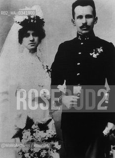 Kracov, Poland, 1904. Karol Wojtyla Senior and Emilia Kaczorowska, parents of Karol futur Pope John Paul II, on the day of their wedding / Cracovia, Polonia, 1904. Karol Wojtyla Senior ed Emilia Kaczorowska, genitori e fratello di Karol futuro papa Giovanni paolo II, nel giorno del loro matrimonio - Reproduced by MaMoArchives/Rosebud2