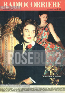 Journalist and writer Elda Lanza, first Italian TV presenter in 1952, poses on cover of Radiocorriere magazine (June 1956) / Elda Lanza -giornalista, scrittrice e prima presentatrice della televisione italiana nel 1952- in posa sulla copertina della rivista Radiocorriere (giugno 1956) - ®eproduced by MaMoArchives/Rosebud2