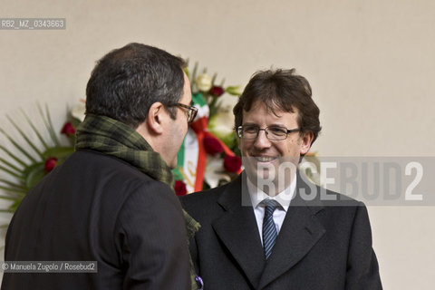 Filippo Del Corno compositore, è  Assessore alla Cultura del Comune di Milano dal 2013. Presente al funerale di Umberto Eco celebrato nel castello sforzesco di Milano, qui mentre saluta il figlio di Umberto, Stefano / composer, was Councillor for Culture of the City of Milan from 2013 to the Present by Umberto Eco s funeral celebrated in the Castello Sforzesco in Milan, here waving to Umbertos son, Stefano. .Only for editorial use / Solo per uso editoriale. ©Manuela Zugolo/Rosebud2