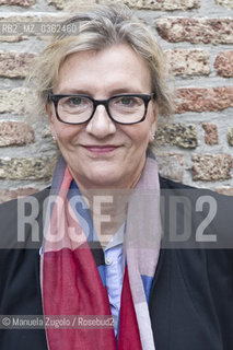 Elizabeth Strout è una scrittrice statunitense(1961, Portland, Maine, Stati Uniti) Ospite al festival di letteratura Pordenonelegge posa durante una pausa/Guest at the Pordenonelegge Literature Festival posing during a break. Only for editorial use / Solo per uso editoriale ©Manuela Zugolo/Rosebud2