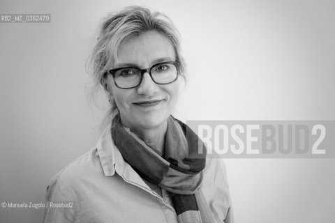 Elizabeth Strout è una scrittrice statunitense(1961, Portland, Maine, Stati Uniti) Ospite al festival di letteratura Pordenonelegge posa durante una pausa/Guest at the Pordenonelegge Literature Festival posing during a break. Only for editorial use / Solo per uso editoriale ©Manuela Zugolo/Rosebud2