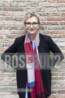 Elizabeth Strout e una scrittrice statunitense(1961, Portland, Maine, Stati Uniti) Ospite al festival di letteratura \Pordenonelegge\ posa durante una pausa/Guest at the Pordenonelegge Literature Festival posing during a break. Only for editorial use / Solo per uso editoriale ©Manuela Zugolo/Rosebud2