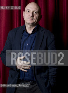 Portrait of Tiziano Scarpa during the presentation of his book Il brevetto del geco (The patent of the gecko) at Circolo dei Lettori (Club of Readers) in Turin. Ritratto di Tiziano Scarpa, in occasione della presentazione del suo libro Il brevetto del Geco al Circolo dei Lettori di Torino. ©Nicolò Campo/Rosebud2