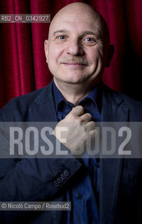 Portrait of Tiziano Scarpa during the presentation of his book Il brevetto del geco (The patent of the gecko) at Circolo dei Lettori (Club of Readers) in Turin. Ritratto di Tiziano Scarpa, in occasione della presentazione del suo libro Il brevetto del Geco al Circolo dei Lettori di Torino. ©Nicolò Campo/Rosebud2