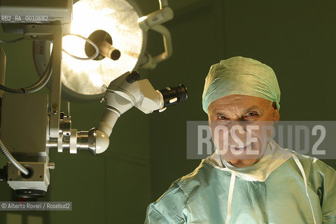 Ophthalmology department of San Raffaele Hospital in Milan led by prof. Rosario Brancato. Rosario Brancato in this picure- 2005  ©Alberto Roveri/Rosebud2