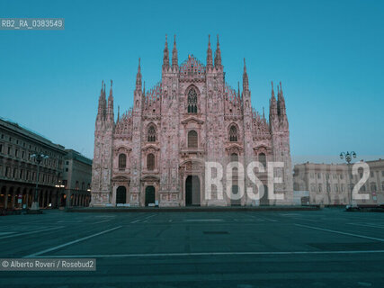 Milano 21 Marzo 2020 - Le vie di Milano semideserte per il divieto di circolazione a causa della pandemia del Virus Corona-Milan 21 March 2020 - The streets of Milan are partially deserted due to the ban on circulation due to the pandemic of the Corona Virus ©Alberto Roveri/Rosebud2