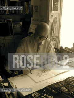 Georges Wolinski in his studio in Paris in May 2009- Georges Wolinski nel suo studio parigino nel maggio del 2009 ©Monica Cillario/Rosebud2