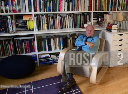 Achille Bonito Oliva at home in Rome in 2010- Achille Bonito Oliva nella sua abitazione romana nel 2010 ©Monica Cillario/Rosebud2