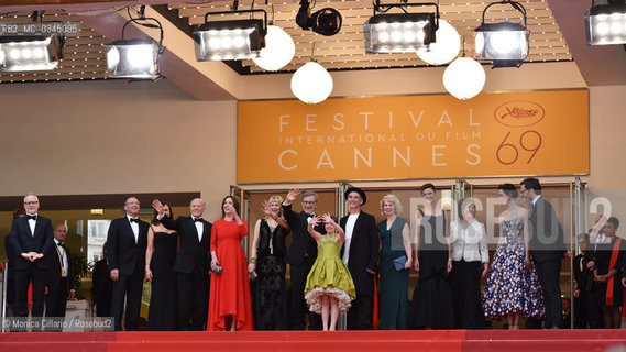 Steven Spielberg con il cast de Il Grande Gigante Gentile alla 69esima edizione del Festival di Cannes, maggio 2016. Steven Spielberg and The BFG cast at 69th Cannes Film Festival, may 2016. ©Monica Cillario/Rosebud2