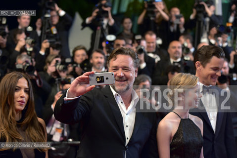 Russell Crowe sul red carpet della 69esima edizione del Festival del Cinema di Cannes per il film Nice Guys, maggio 2016. Russel Crowe on the red carpet at 69th Cannes Film Festival with Nice Guys film, may 2016 ©Monica Cillario/Rosebud2