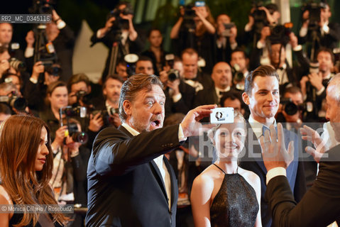 Russell Crowe, Angourie Rice, Matt Bomer sul red carpet  della 69esima edizione del Festival del Cinema di Cannes per il film Nice Guys, maggio 2016. Russel Crowe, Angourie Rice, Matt Bomer on the red carpet at 69th Cannes Film Festival with Nice Guys film, may 2016 ©Monica Cillario/Rosebud2