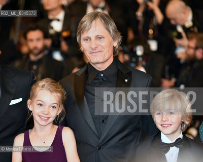 Shress Crooks con Viggo Morensen  alla premiere  di Personal Shopper durante la 69esima edizione del  Festival di Cannes al Palais des Festivals,  17 maggio 2016.  Actress Shree Crooks and actor Viggo Mortensen,  at the Personal Shopper premiere during the 69th annual Cannes Film Festival at the Palais des Festivals on May 17, 2016. ©Monica Cillario/Rosebud2