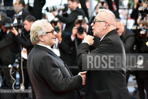 Jean-Paul Gautier e il presidente della giuria George Miller alla 69esima edizione del Festival del Cinema di Cannes  per la premiere  di Julieta. Designer Jean-Paul Gaultier and jury member George Miller attend the Julieta premiere during the 69th annual Cannes Film Festival at the Palais des Festivals on May 17, 2016 ©Monica Cillario/Rosebud2