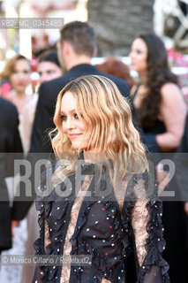 Vanessa Paradis giurata per la 69esima edizione del festival di Cannes sul red carpet per la premiere del film From The Land Of The Moon (Mal De Pierres) al Palais des Festivals, maggio 2016. Jury member Vanessa Paradis attends the From The Land Of The Moon (Mal De Pierres) premiere during the 69th annual Cannes Film Festival at the Palais des Festivals on May 15, 2016 in Cannes ©Monica Cillario/Rosebud2