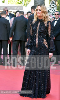 Vanessa Paradis giurata per la 69esima edizione del Festival di Cannes sul red carpet per la premiere del film From The Land Of The Moon (Mal De Pierres) al Palais des Festivals, maggio 2016. Jury member Vanessa Paradis attends the From The Land Of The Moon (Mal De Pierres) premiere during the 69th annual Cannes Film Festival at the Palais des Festivals on May 15, 2016 in Cannes ©Monica Cillario/Rosebud2