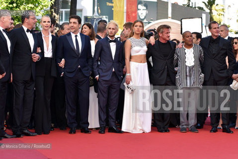 Jared Harris,  Jean Reno,  Charlize Theron,  Javier Bardem, Hopper Penn, Adele Exarchopoulos , Sean Penn, Zubin Cooper sul red carpet per la premiere del film The last face alla 69esima edizione del Festival del Cinema di Cannes, maggio 2016. Actor Jared Harris, actor Jean Reno, actress Charlize Theron, actor Javier Bardem, Hopper Penn, Adele Exarchopoulos , Sean Penn, actor Zubin Cooper,  attend The Last Face Premiere during the 69th annual Cannes Film Festival at the Palais des Festivals on May 20, 2016 ©Monica Cillario/Rosebud2