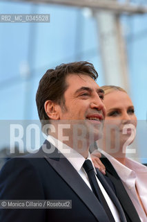 Javier Bardem e Charlize Theron sul red carpet per la premiere del film The last face alla 69esima edizione del Festival del Cinema di Cannes, maggio 2016.  Javier Bardem  and Charlize Theron  attend The Last Face Premiere during the 69th annual Cannes Film Festival at the Palais des Festivals on May 20, 2016 ©Monica Cillario/Rosebud2