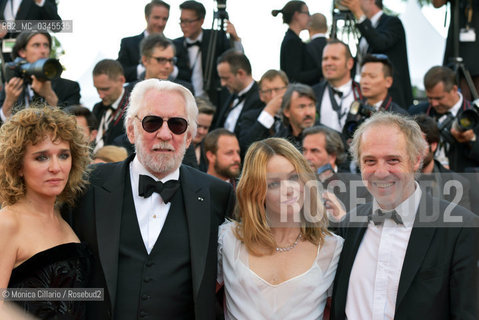 I membri della giuria Arnaud Desplechin, Valeria Golino, Vanessa Paradis e Donald Sutherland assistono alla prima del film The last face durante la 69esima edizione del Festival del Cinema di Cannes al Palais des Festivals, maggio 2016. Jury members Arnaud Desplechin, Valeria Golino, Vanessa Paradis and Donald Sutherland attend the The Last Face premiere during the 69th annual Cannes Film Festival at the Palais des Festivals on May 20, 2016 ©Monica Cillario/Rosebud2